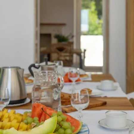 Rosa Mediterranea Marina Di Pescoluse