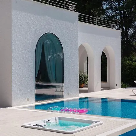 Rosa Mediterranea Villa